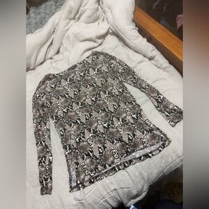 Mario Serrani snake skin print long sleeve NWOT